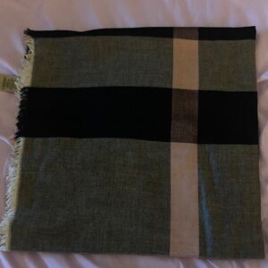 Burberry Black and Tan Scarf